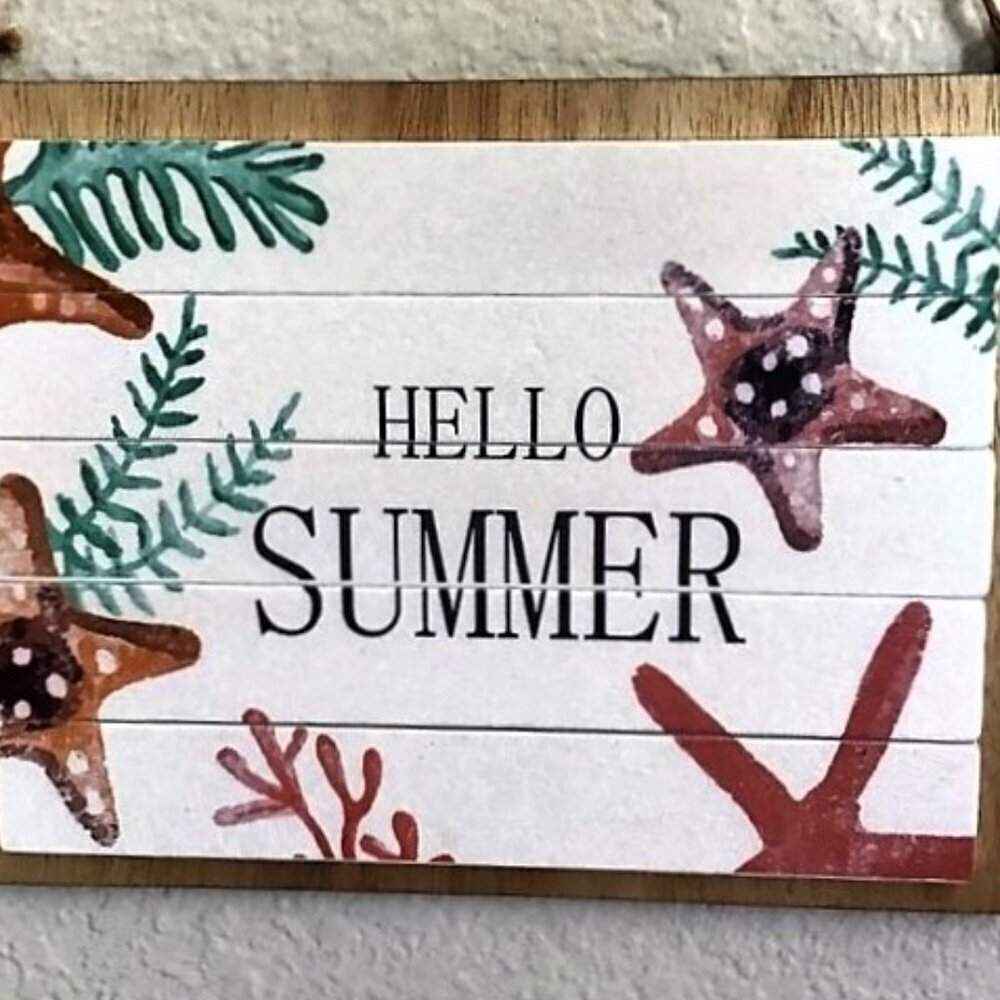 NEW 'HELLO SUMMER'  RUSTIC DISTESSED SIGN STARFISH